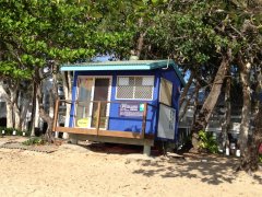 Palm Cove Beach - Lifesavers Hut