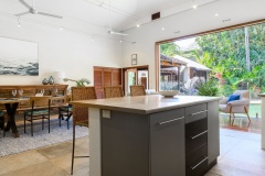 Palm Cove Holiday Home Kitchen 