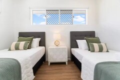 Palm Cove Holiday Home Twin Bedroom