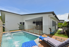 Palm Cove Holiday House | Heated pool in winter