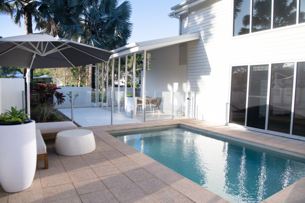 Palm Cove Holiday House with Pool | Walking distance to Palm Cove Beach 