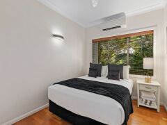 Palm Cove Resorts - Alamanda Apartments - 2nd Bedroom Queen 
