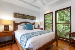 Queen Bedroom | Port Douglas Luxury Holiday House - MONB