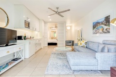 Premium Studio with Rooftop Spa  - Palm Cove Beach Club Apartments