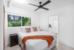 Lower Level - Queen Bedroom with Ensuite - Clifton Beach Oceanview Holiday House