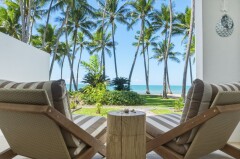 Relax with beachfront views - Palm Cove Beachfront Suite  