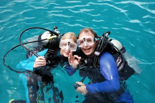 Try Introductory Scuba Diving on the Great Barrier Reef