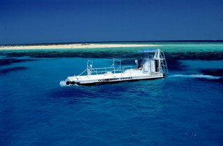Semi-submersible submarine coral viewing tour