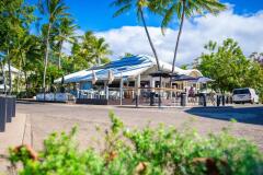 Short Walk to Trinity Beach beachfront with Cafes and Restaurants