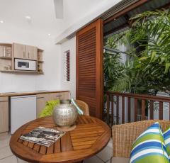 Spa Suite - Reef Retreat Palm Cove Resort style accommodation