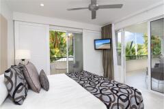 Spacious holiday apartments with open plan dining and kitchen | Port Douglas