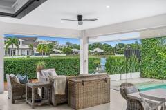 Poolside - Trinity Beach Beach House  | Cairns Beaches Accommodation
