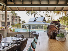 Tropical Dining | Novotel Oasis Resort Cairns