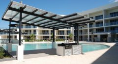 Vue Apartments Swimming Pool & Poolside BBQ facilities Overlooking Trinity Beach