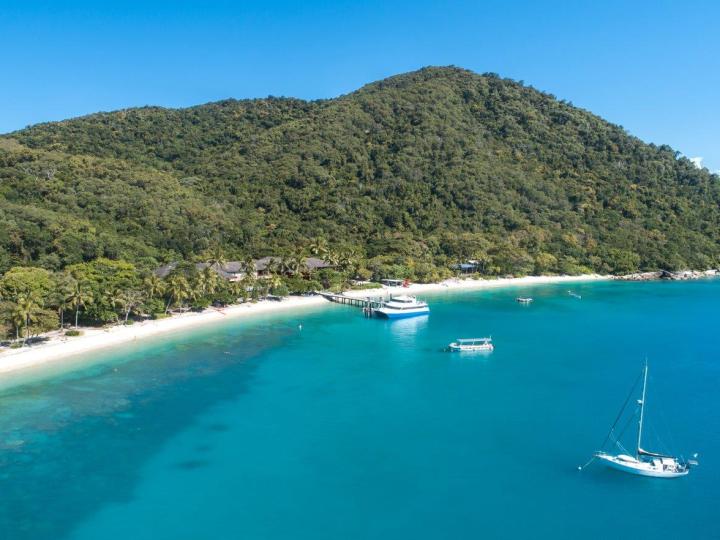 Welcome Bay Fitzroy Island | Cairns Island Resorts